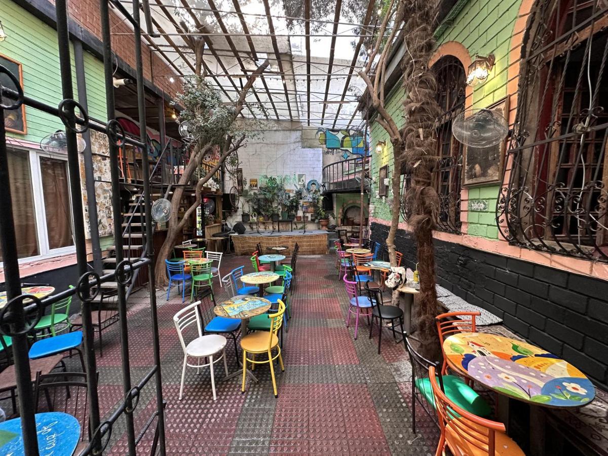 Flora Music & Art Hostel Baku Exteriör bild